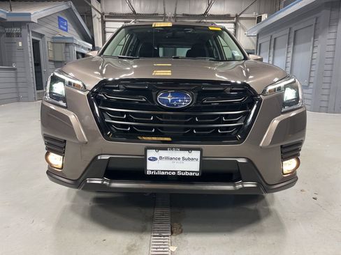 Used 2023 Subaru Forester Premium image 2