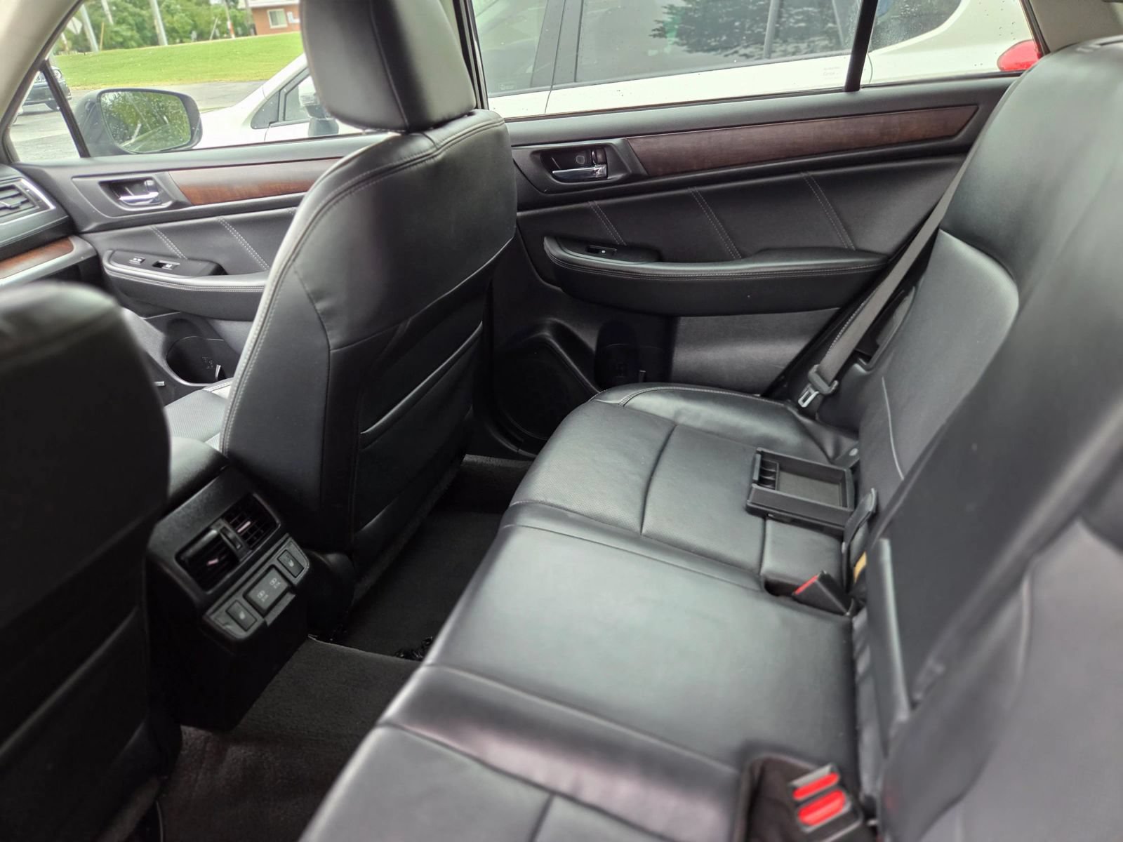 Used 2019 Subaru Outback 2.5i Limited AWD/4WD image 10