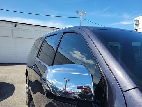 Used 2025 Chevrolet Suburban Premier w/ Sun And Tow Package RWD image 6