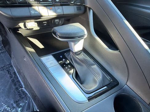 Used 2023 Hyundai Elantra SEL image 13