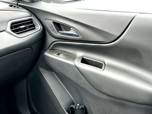 Used 2022 Chevrolet Equinox LT FWD image 27