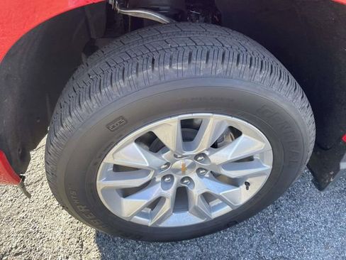 Used 2025 Chevrolet Silverado 1500 Custom image 11