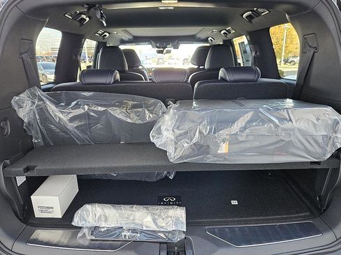 New 2026 INFINITI QX80 4WD image 13