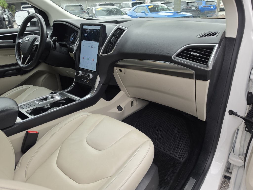 Used 2022 Ford Edge Titanium AWD/4WD image 12