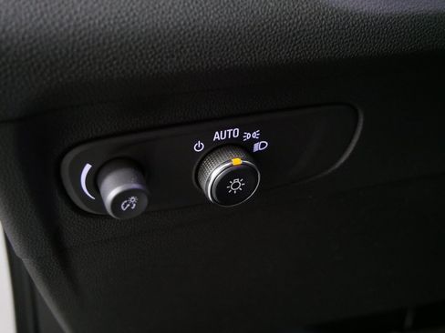 Used 2023 Buick Envision Essence w/ Sport Touring Package AWD/4WD image 19