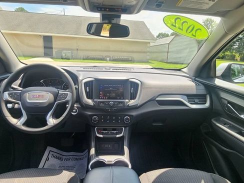 Used 2022 GMC Terrain SLE w/ LPO, Floor Liner Package FWD image 19