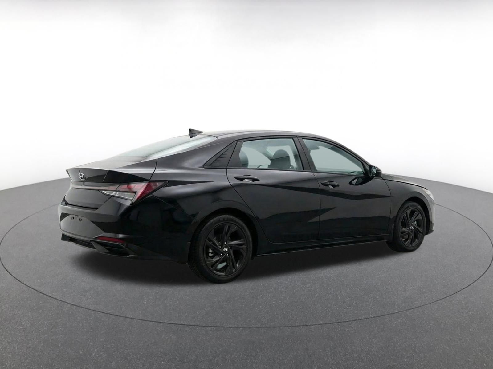Used 2026 Hyundai Elantra Sport FWD image 8