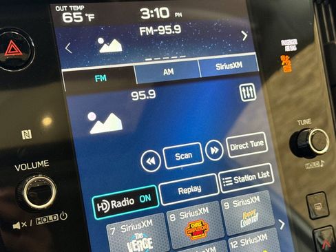 Certified 2025 Subaru Outback Limited image 17