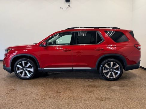 Used 2023 Honda Pilot Touring image 2