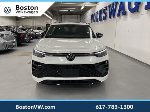 New 2026 Volkswagen Tiguan SE R-Line image 6