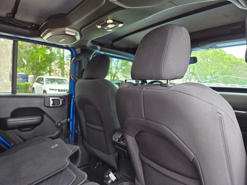 Used 2022 Jeep Gladiator Sport AWD/4WD image 17