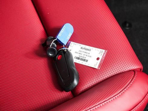 Certified 2025 Porsche Macan 4 Electric image 40