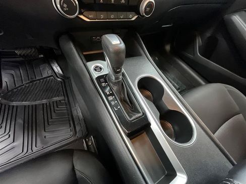 Used 2022 Nissan Altima 2.5 SV FWD image 15