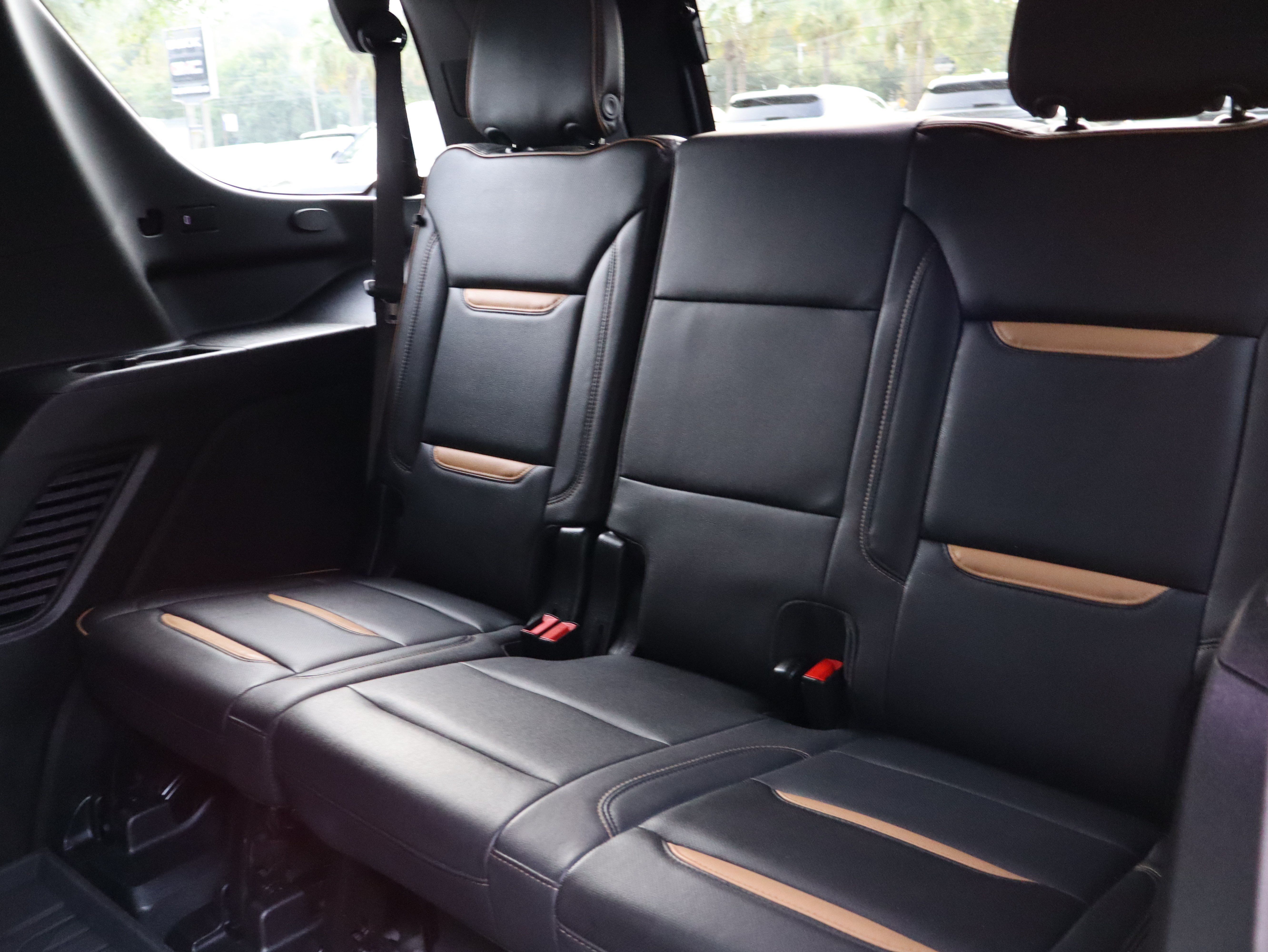 Used 2024 GMC Yukon AT4 w/ Technology Package AWD/4WD image 46