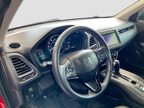Used 2020 Honda HR-V Touring image 9