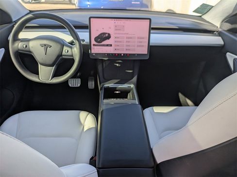 Used 2021 Tesla Model Y Performance image 16