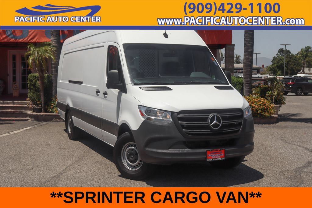Used 2020 Mercedes-Benz Sprinter 2500 image 1