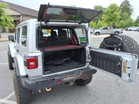 Used 2023 Jeep Wrangler Unlimited Rubicon 392 AWD/4WD image 10