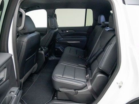 New 2026 Chevrolet Traverse LT w/ Enhanced Driving Package FWD image 24