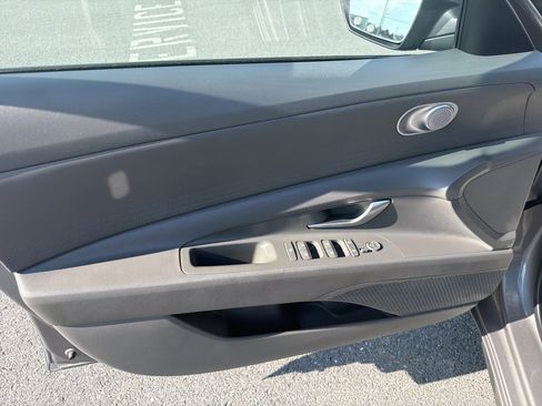 Used 2023 Hyundai Elantra SEL FWD image 15