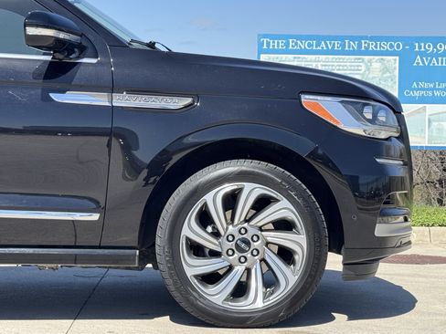 Certified 2023 Lincoln Navigator Reserve image 13