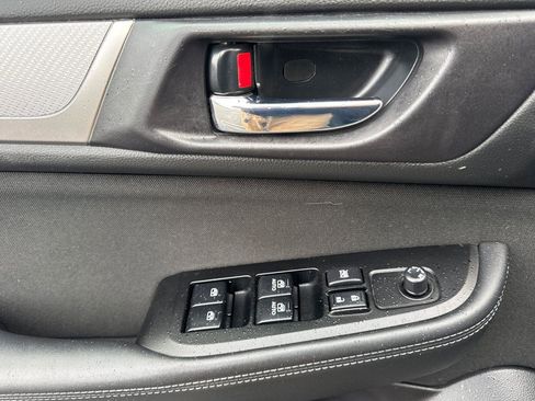 Used 2019 Subaru Outback 2.5i Premium image 12