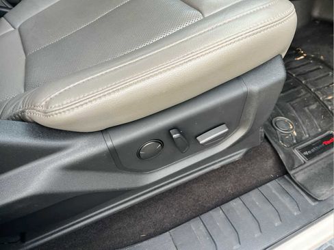 Used 2019 Ford F150 Lariat image 14