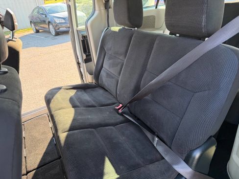 Used 2015 Dodge Grand Caravan American Value Package image 25