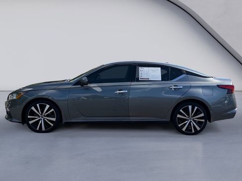 Used 2020 Nissan Altima 2.5 Platinum AWD/4WD image 2