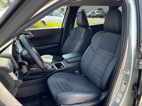 Used 2023 Mitsubishi Outlander SE image 24