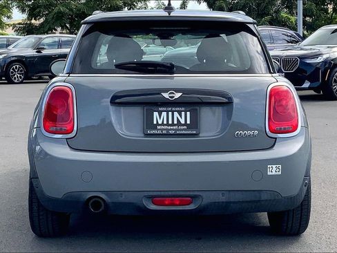 Used 2018 MINI Cooper 2-Door Hardtop image 4