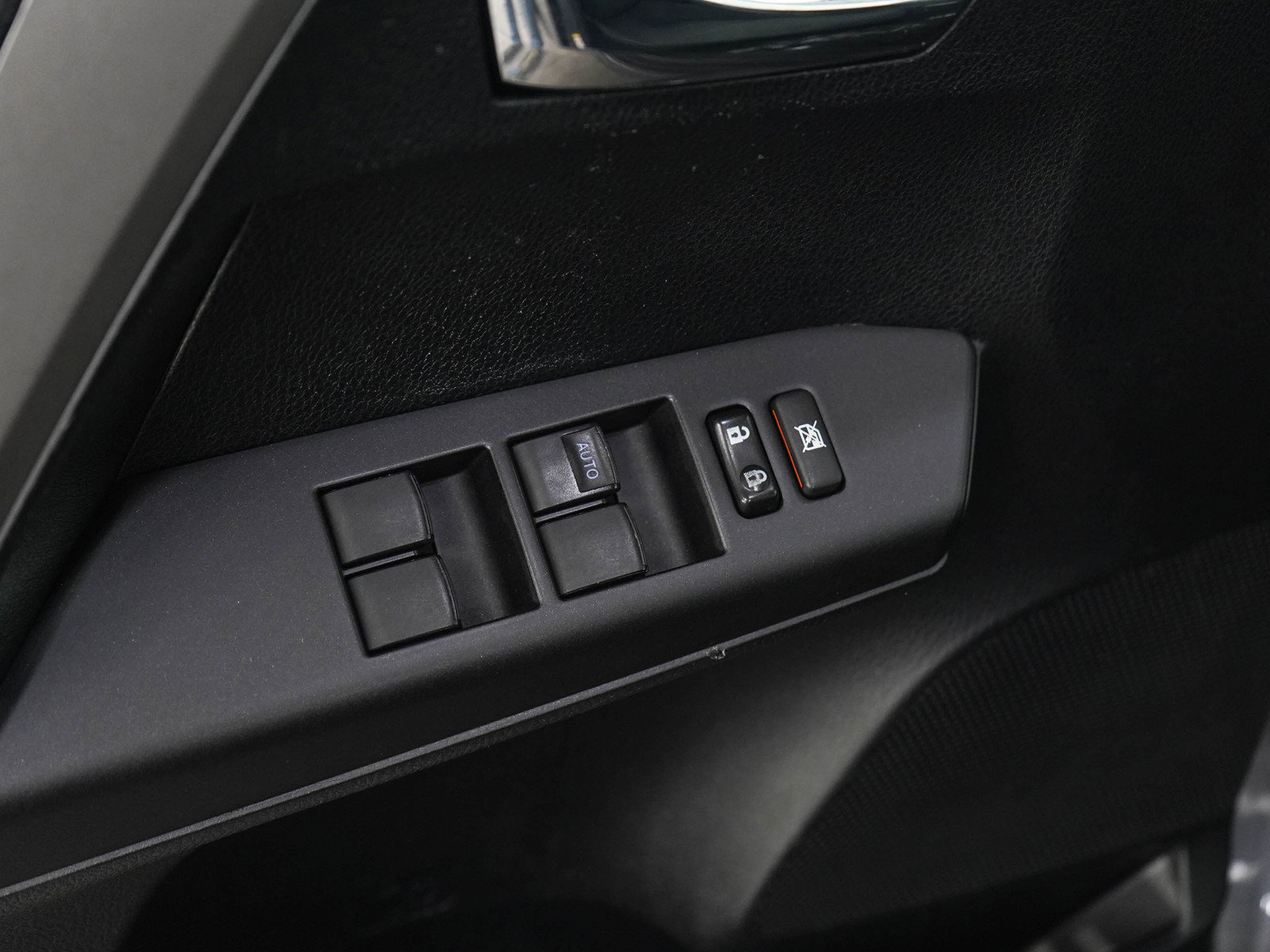 Used 2017 Toyota RAV4 XLE w/ Carpet Mat Package FWD image 19