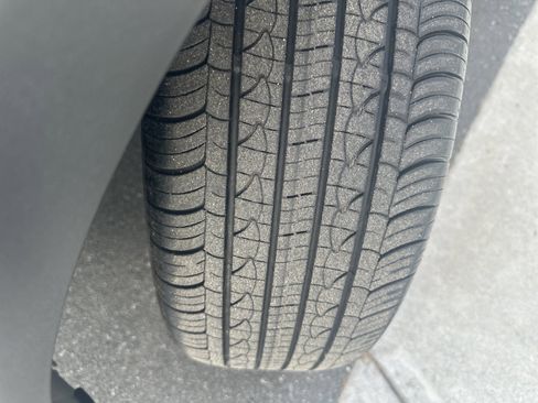 Used 2025 Hyundai Venue SEL FWD image 33