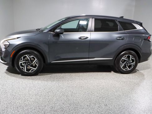 Used 2023 Kia Sportage LX image 10