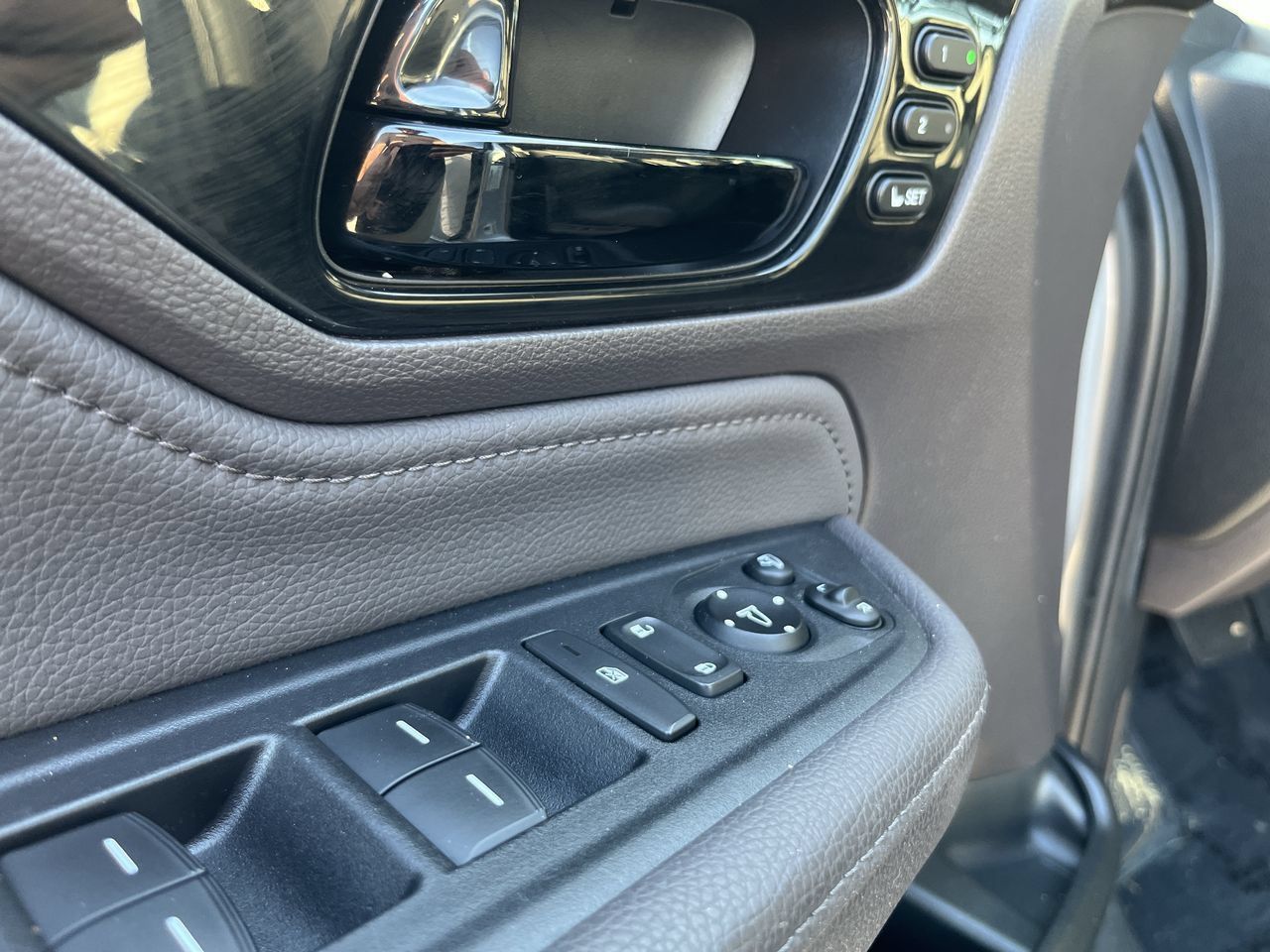 Used 2019 Honda Odyssey Elite image 3