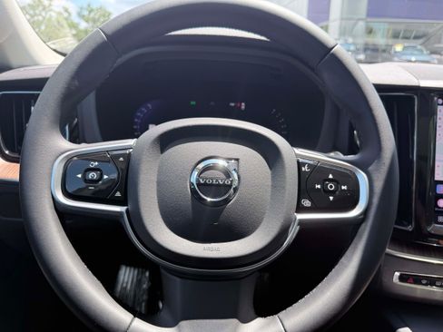 Certified 2023 Volvo XC60 B5 Plus w/ Protection Package Premier FWD image 20