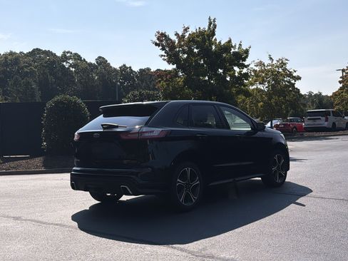 Used 2020 Ford Edge ST w/ Equipment Group 401A AWD/4WD image 3