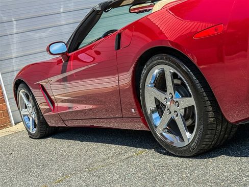 Used 2008 Chevrolet Corvette Convertible w/ Preferred Equipment Group RWD image 28