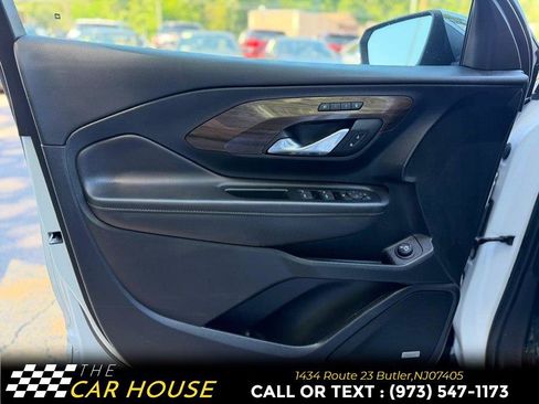 Used 2020 GMC Terrain Denali w/ Denali Premium Package FWD image 12