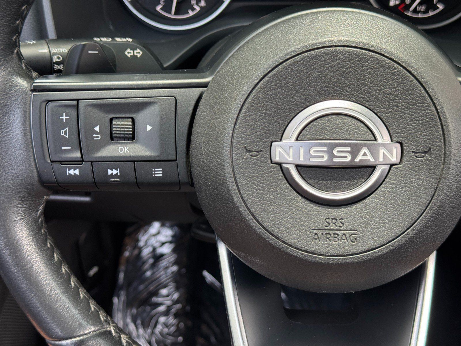 Used 2024 Nissan Rogue SV w/ SV Premium Package FWD image 20