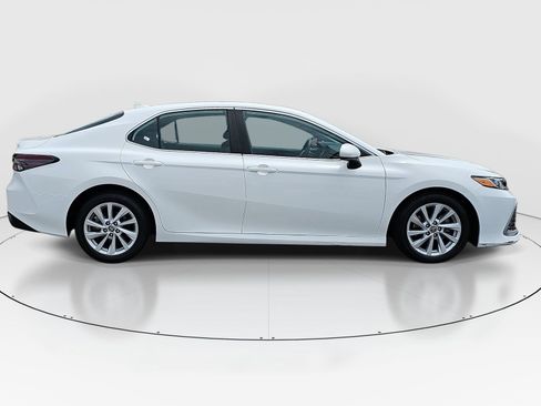 Used 2023 Toyota Camry LE FWD image 4