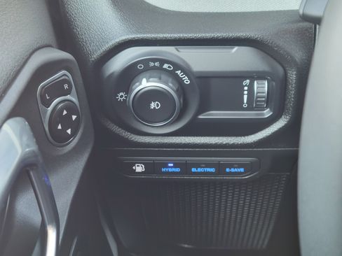 Used 2024 Jeep Wrangler Unlimited image 10