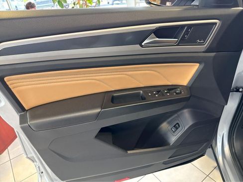 Used 2020 Volkswagen Atlas Cross Sport SEL Premium R-Line AWD/4WD image 18