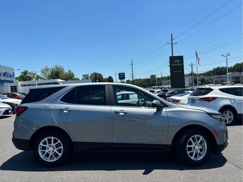 Certified 2024 Chevrolet Equinox LT w/ LPO, Floor Liner Package FWD image 4
