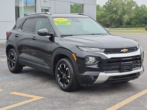 Used 2023 Chevrolet TrailBlazer LT FWD image 2