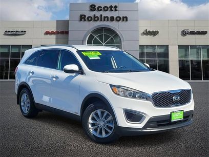 Used 2016 Kia Sorento LX w/ LX Convenience Package
