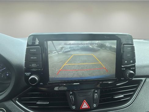 Used 2018 Hyundai Elantra GT w/ Tech Package 03 image 16