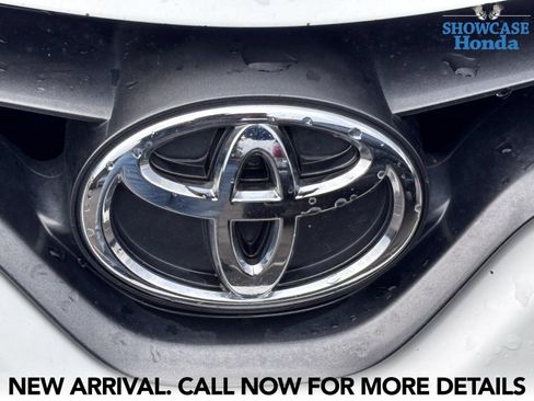 Used 2016 Toyota Corolla LE FWD image 9