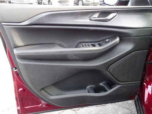 Used 2025 Jeep Grand Cherokee L Altitude image 25