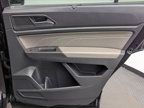 Used 2023 Volkswagen Atlas SE w/ Black Wheel Package FWD image 19